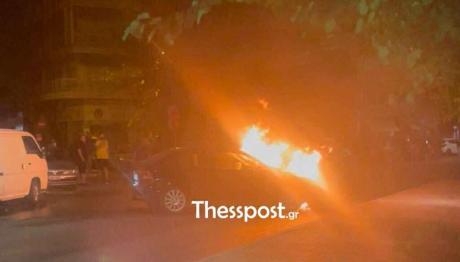 Τροχαίο Θεσσαλονίκη: ΙΧ Καρφώθηκε Σε Βιτρίνα Και Πήρε Φωτιά