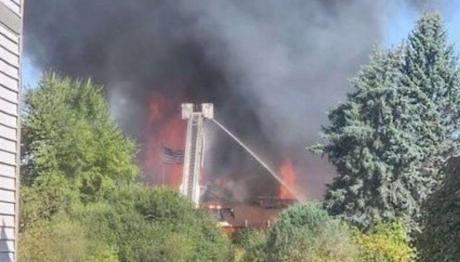 Μίσιγκαν: Στις Φλόγες Εκκλησία Μετά Από Πυροβολισμούς