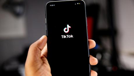 TikTok: Προτείνει Πορνογραφικό Υλικό Σε Παιδιά