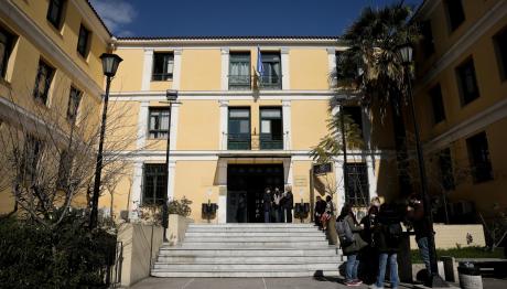 Ξεκίνησε Η Δίκη Γνωστού Ηθοποιού Για Βιασμό