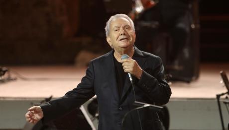 Μανώλης Μητσιάς