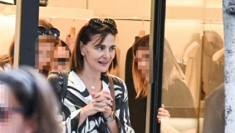 Ναυπλιώτου: Για Shopping Με Εμπριμέ Σύνολο Και Gucci Τσάντα