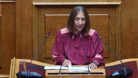 Βουλή: Λιποθύμησε Η Βουλευτής Μαρία Αθανασίου