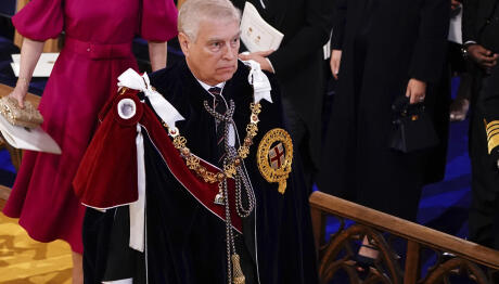 Ο Πρίγκιπας Άντριου Εγκαταλείπει Τους Βασιλικούς Τίτλους