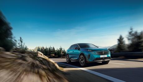 Ήρθε το νέο PEUGEOT E-3008 Dual Motor AWD 325