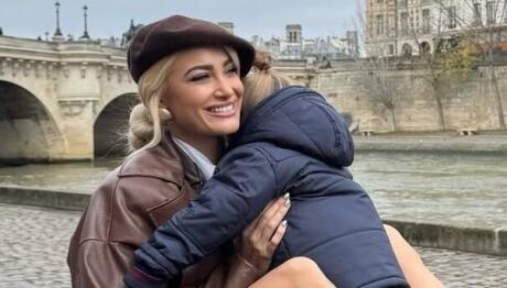 Τούνη: Στην παρέλαση της Θεσσαλονίκης με τον γιο της