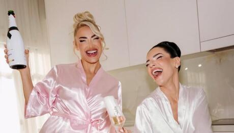 Ιωάννα Τούνη - Στέλα Πάσσαρη