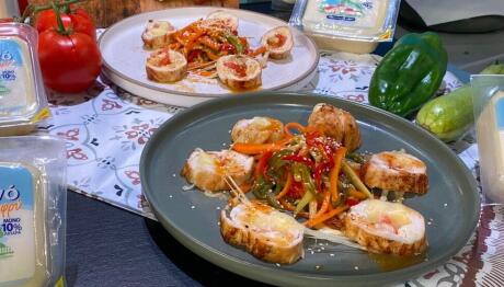 Ρολό Κοτόπουλο Γεμιστό Με Κίτρινο ελαφρύ Τυρί Και Λαχανικά