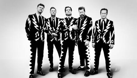 The Hives: Το συγκρότημα που έκανε όλη την Αθήνα να ουρλιάζει