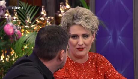 First Dates: Ο Δημήτρης Έφερε Δώρο Στο Πρώτο Ραντεβού!