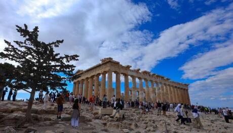 Καιρός: Ηλιοφάνεια Με Τοπικές Νεφώσεις Και 23 °C