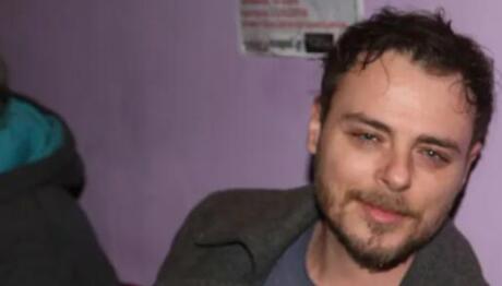 Νίκος Μίχας: Ανέλαβε Επίσημα Καθήκοντα Γιατρού Στο ΕΚΑΒ