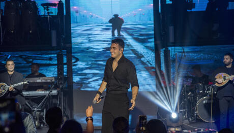 Ο Γιώργος Κακοσαίος Έχει Το Δικό Του Στέκι Στην Αθήνα