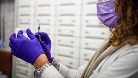 Ιώσεις & γρίπη: To νέο επιθετικό στέλεχος «Κ»- Ποιοι πρέπει να εμβολιαστούν