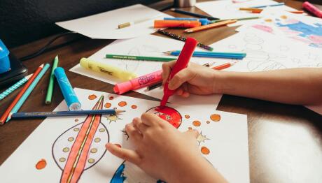 Λουτράκι: Δασκάλα εικαστικών κατήγγειλε μαθητή Α' δημοτικού για θώπευση