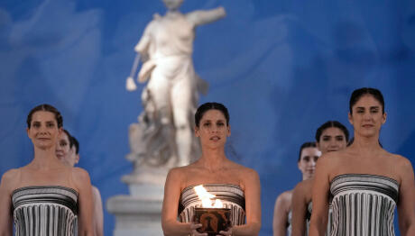 Αφή Ολυμπιακής Φλόγας: Σε Εσωτερικό Χώρο Λόγω Κακοκαιρίας