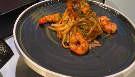 Συνταγή Για Γαριδομακαρονάδα Με Σάλτσα Λιαστής Ντομάτας