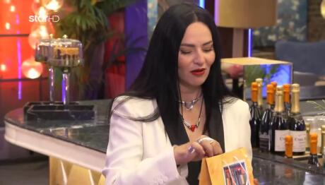 First Dates: Το Δώρο Που Έφερε Η Μαίρη Στη Ζενεβιέβ!