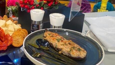 Παπουτσάκια με σάλτσα ψητής μελιτζάνας