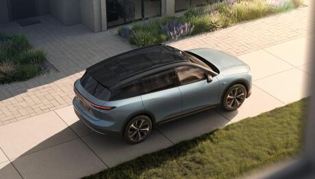 NIO & firefly: Που μπορείτε να τα δοκιμάσετε