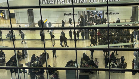 Συναγερμός Στο Χίθροου: Πληροφορίες Για Ρίψη Δακρυγόνων