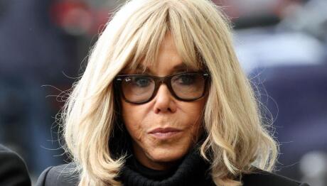 Μπριζίτ Μακρόν: Σάλος Με Τον Χαρακτηρισμό Βρωμιάρες Σκύλες