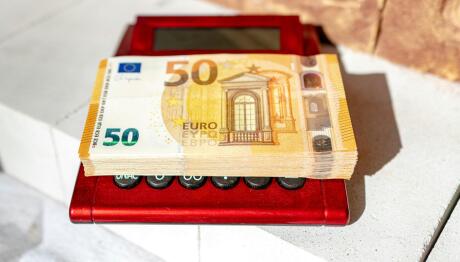 Πότε Μπαίνει Στους Λογαριασμούς Το Δώρο Χριστουγέννων 2025