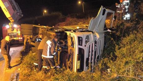 ανατροπή φορτηγού στην Άρτα