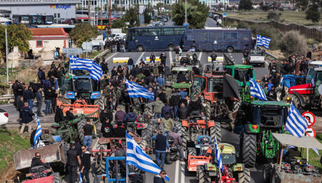 Αγρότες: Ετοιμάζουν Απόβαση Στο Λιμάνι Του Βόλου