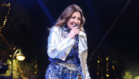 Έλενα Παπαρίζου: «Όταν στρεσάρεται, τη χτυπάει λίγο στο στομάχι»