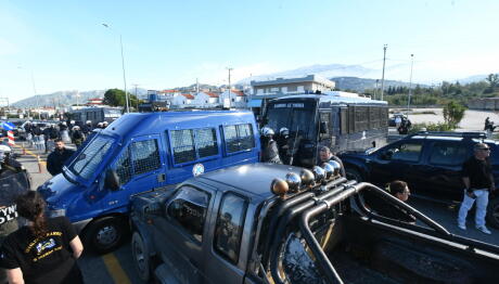 Πάτρα: Μπλόκο ΕΛΑΣ Στους Αγρότες Στη Γέφυρα Ρίου - Αντιρρίου