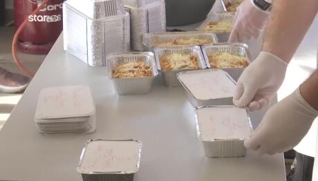 Πέραμα: Γεύματα Από Coral - Shell Licensee Και The Love Van