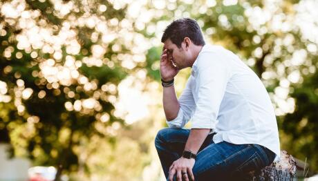 Μέση Ηλικία: Τα Συμπτώματα Κατάθλιψης Που Οδηγούν Σε Άνοια