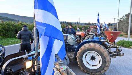 Αγρότες στα μπλόκα και τα Χριστούγεννα –«Όχι» στον διάλογο με την κυβέρνηση