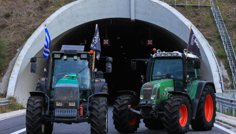 μπλόκο αγροτών σήραγγα Τεμπών