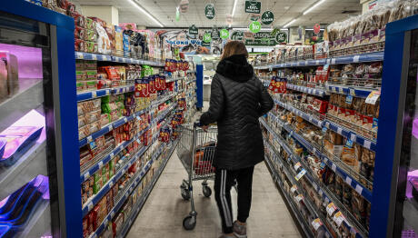 Ωράριο Καταστημάτων: Πότε Κλείνουν Παραμονή Χριστουγέννων