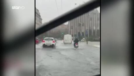 Κακοκαιρία Στην Αττική: Δρόμοι «Ποτάμια» Και Προβλήματα