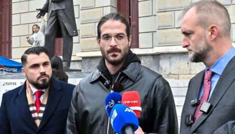 Στον Εισαγγελέα Ο Μουγκοπέτρος- Τι Λέει Η Πλευρά Της Συζύγου