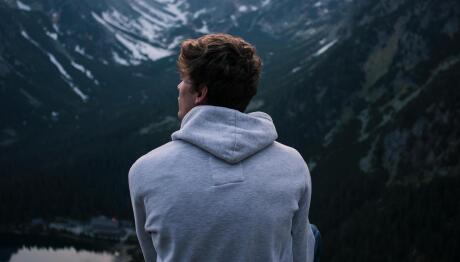 5 Συμπεριφορές Που Φανερώνουν Χαμηλή Αυτοεκτίμηση