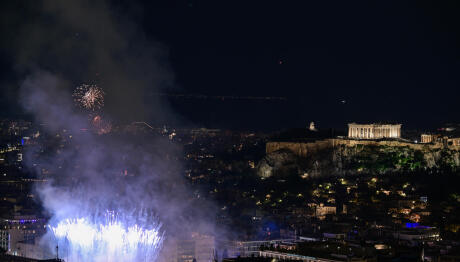 Πρωτοχρονιά: Η Αλλαγή Του Χρόνου σε Αθήνα Και Θεσσαλονίκη