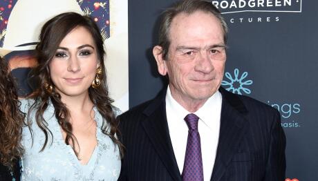 Νεκρή Σε Ξενοδοχείο Η Κόρη Του Ηθοποιού Τόμι Λι Τζόουνς