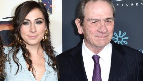 Τόμι Λι Τζόουνς: Mυστήριο Με Τον Θάνατο Της Κόρης Του