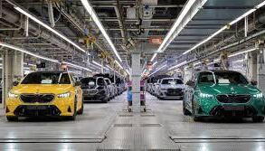 BMW: Γιατί χαμογελούν οι εργαζόμενοι της