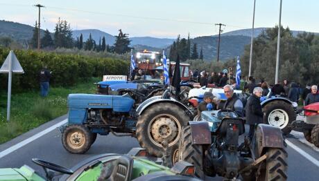 Θεσσαλία: Από Πέμπτη οι αγρότες ξεκινούν μπλόκα και αποκλεισμούς δρόμων