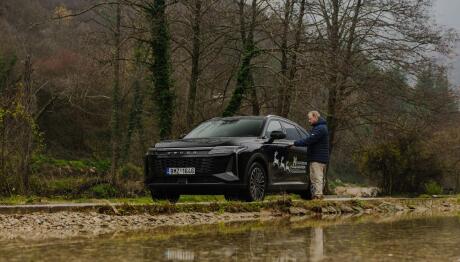 OMODA - JAECOO: Το OMODA 9 SHS-P στη Βουδαπέστη