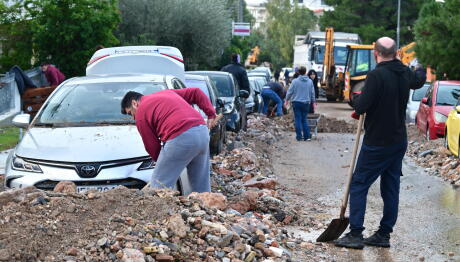 Δήμος Γλυφάδας κατά ΔΕΔΔΗΕ: Έρευνα για το έργο στον Υμηττό