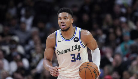 Αντετοκούνμπο: Νέα Σχέδια Για Τον Greek Freak