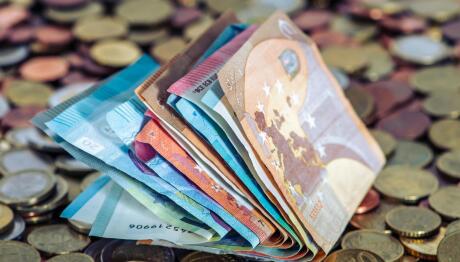 Αυξημένοι μισθοί από σήμερα: Ποιοι κερδίζουν