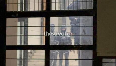 ΑΠΘ: 38 Συλλήψεις Από Αστυνομική Επιχείρηση Στο Πολυτεχνείο