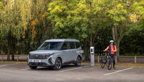 Ford E-Tourneo Courier: Όσα χρειάζεται να γνωρίζετε